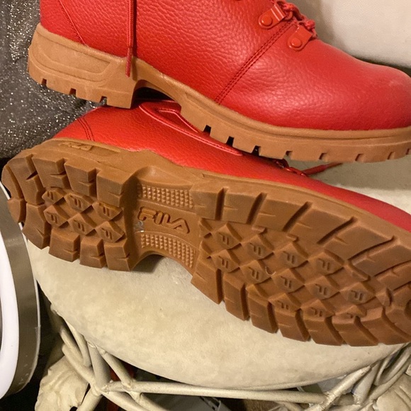 Fila 6 inch boots - Picture 2 of 2
